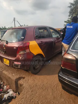 Toyota Vitz 2008 Maroon