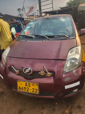 Toyota Vitz 2008 Maroon