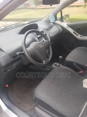 Toyota Vitz 1.5 FWD 5dr 2010 Silver