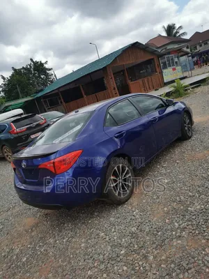 Toyota Corolla 2018 Blue