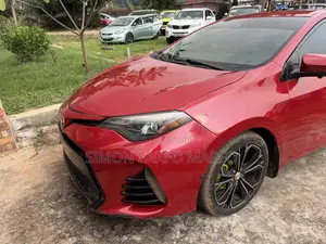 Toyota Corolla SE (1.8L 4cyl 2A) 2018 Red