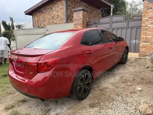Toyota Corolla SE (1.8L 4cyl 2A) 2018 Red