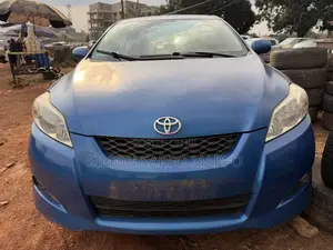 Toyota Matrix Hatchback FWD (1.8L 4cyl 5M) 2010 Blue