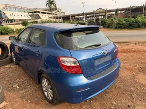 Toyota Matrix Hatchback FWD (1.8L 4cyl 5M) 2010 Blue