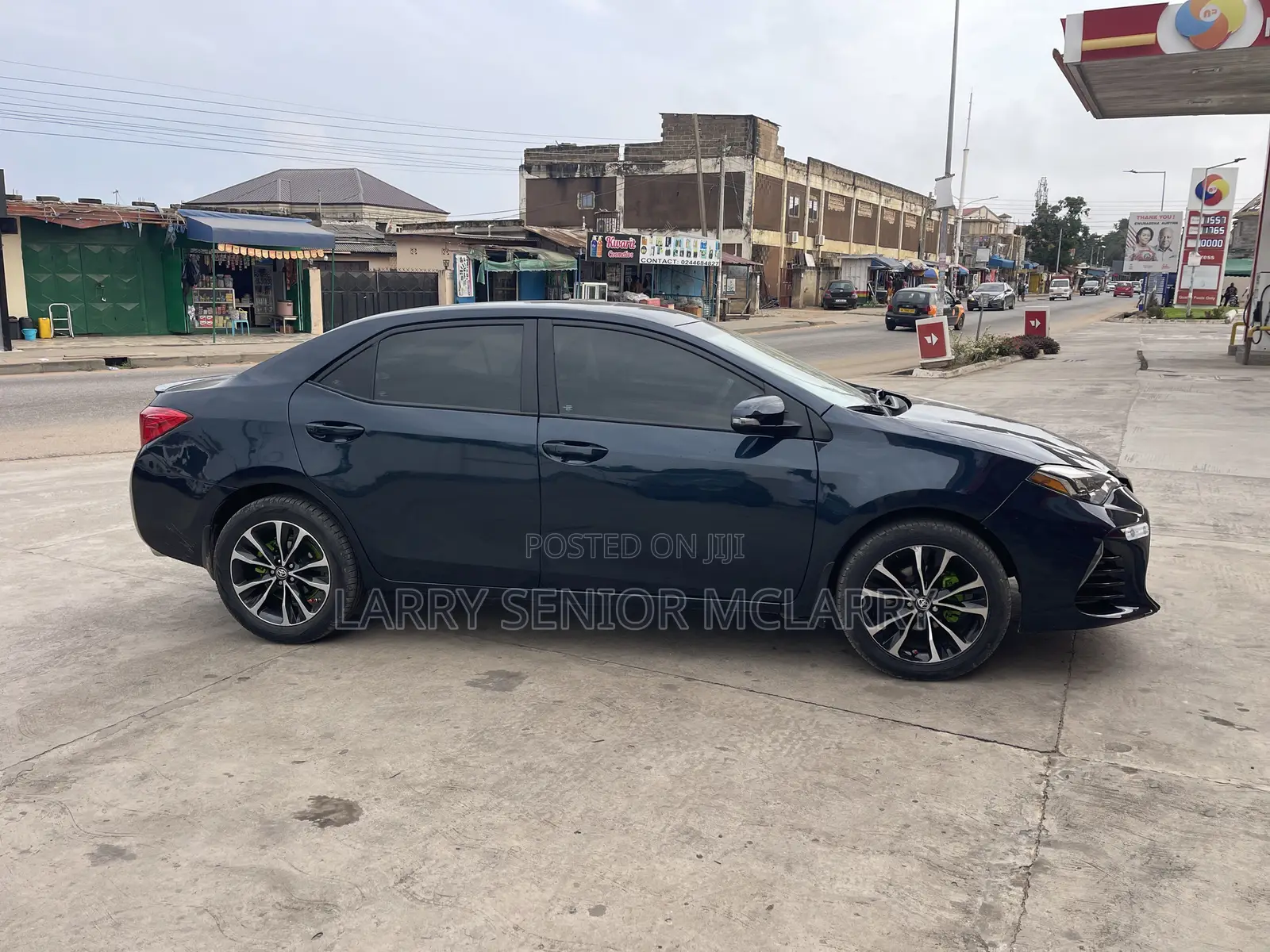 Toyota Corolla SE (1.8L 4cyl 6M) 2018 Blue
