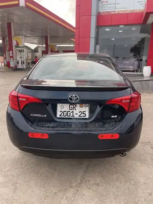 Toyota Corolla SE (1.8L 4cyl 6M) 2018 Blue