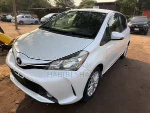 Toyota Vitz 1.3 FWD 5dr 2014 White