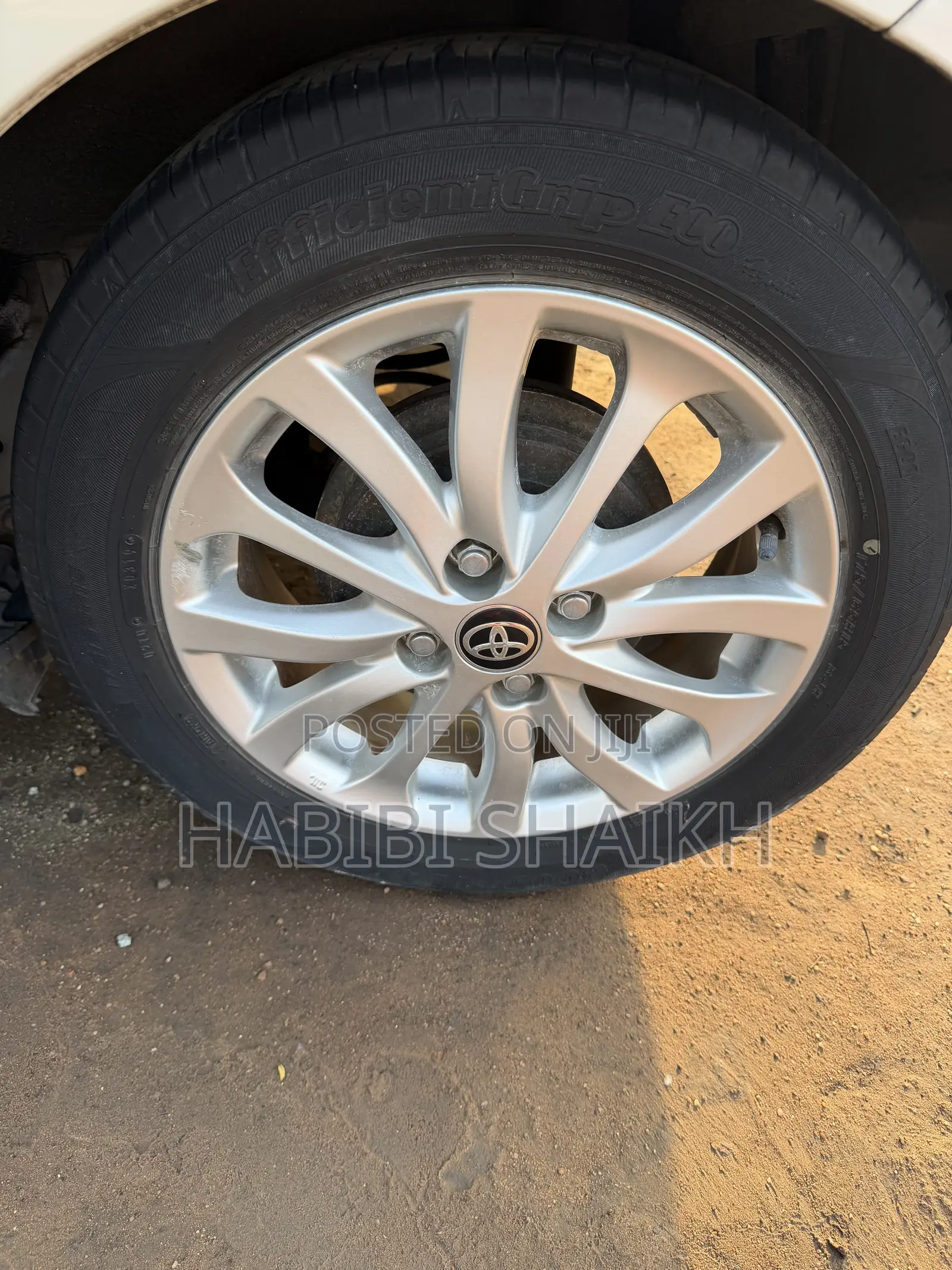 Toyota Vitz 1.3 FWD 5dr 2014 White