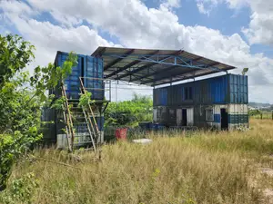 4 Containers With Canopy