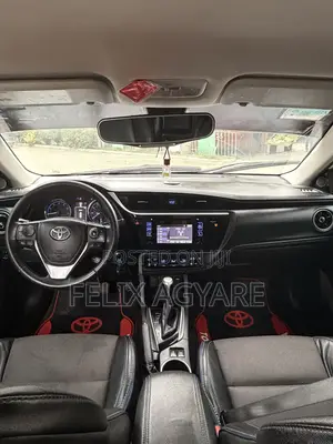 Toyota Corolla SE 4dr Sedan (1.8L 4cyl CVT) 2017 White