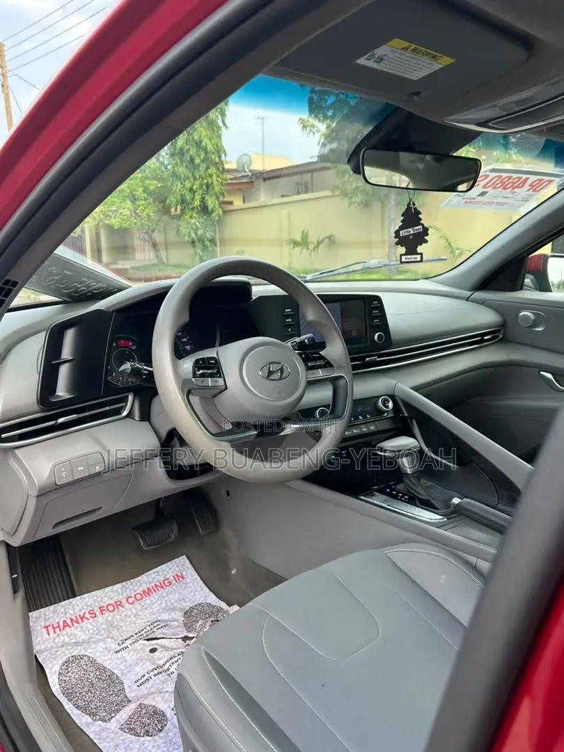 Hyundai Elantra 2021 Red