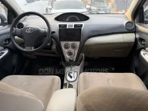 Toyota Belta 2010 Green