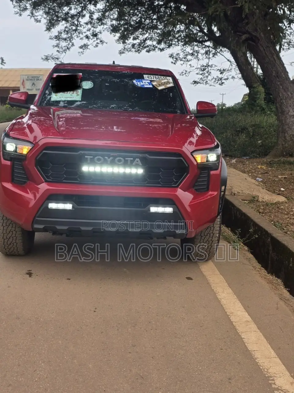 Toyota Tacoma 2025 Red