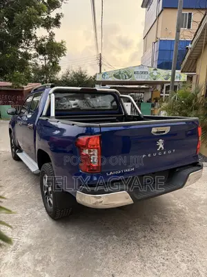 New Peugeot Landtrek 2023 Blue