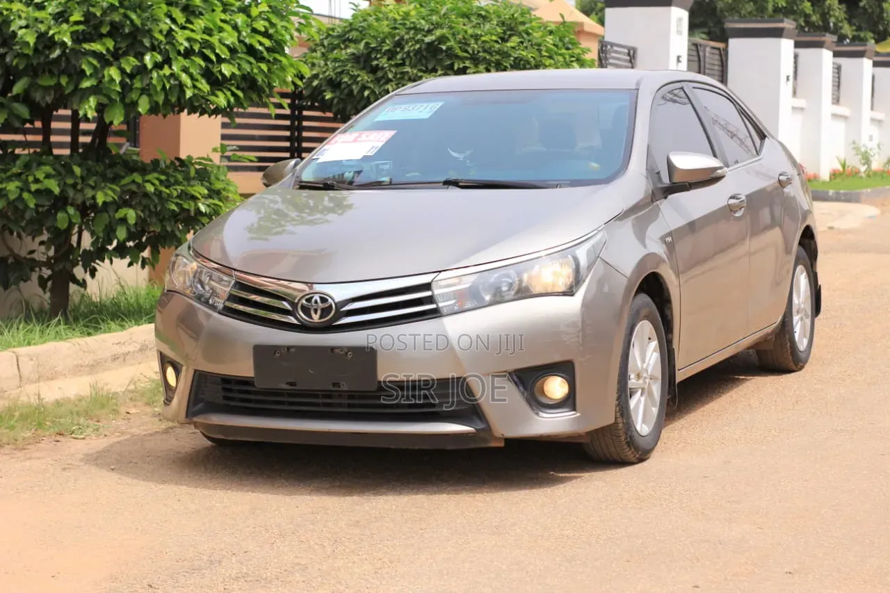 Toyota Corolla 2017 Gray