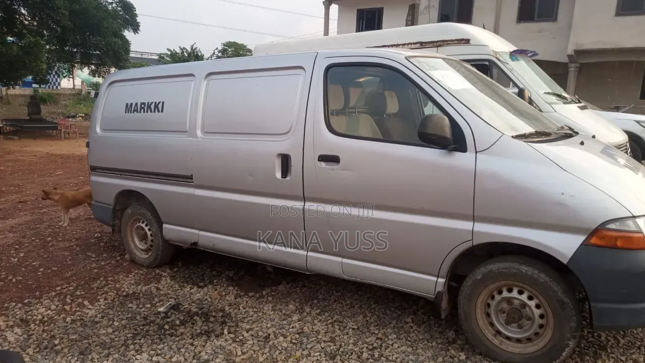 Toyota Grand HiAce 2001 Gray