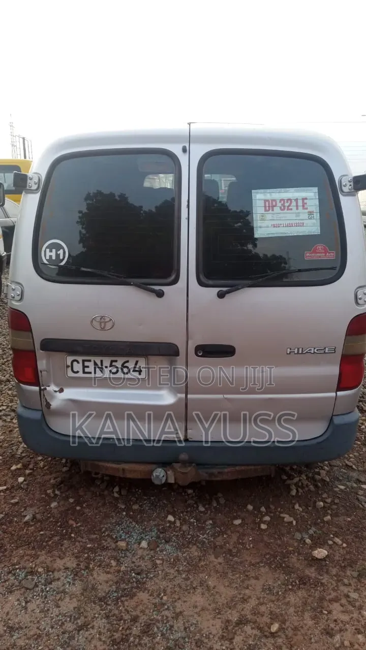 Toyota Grand HiAce 2001 Gray