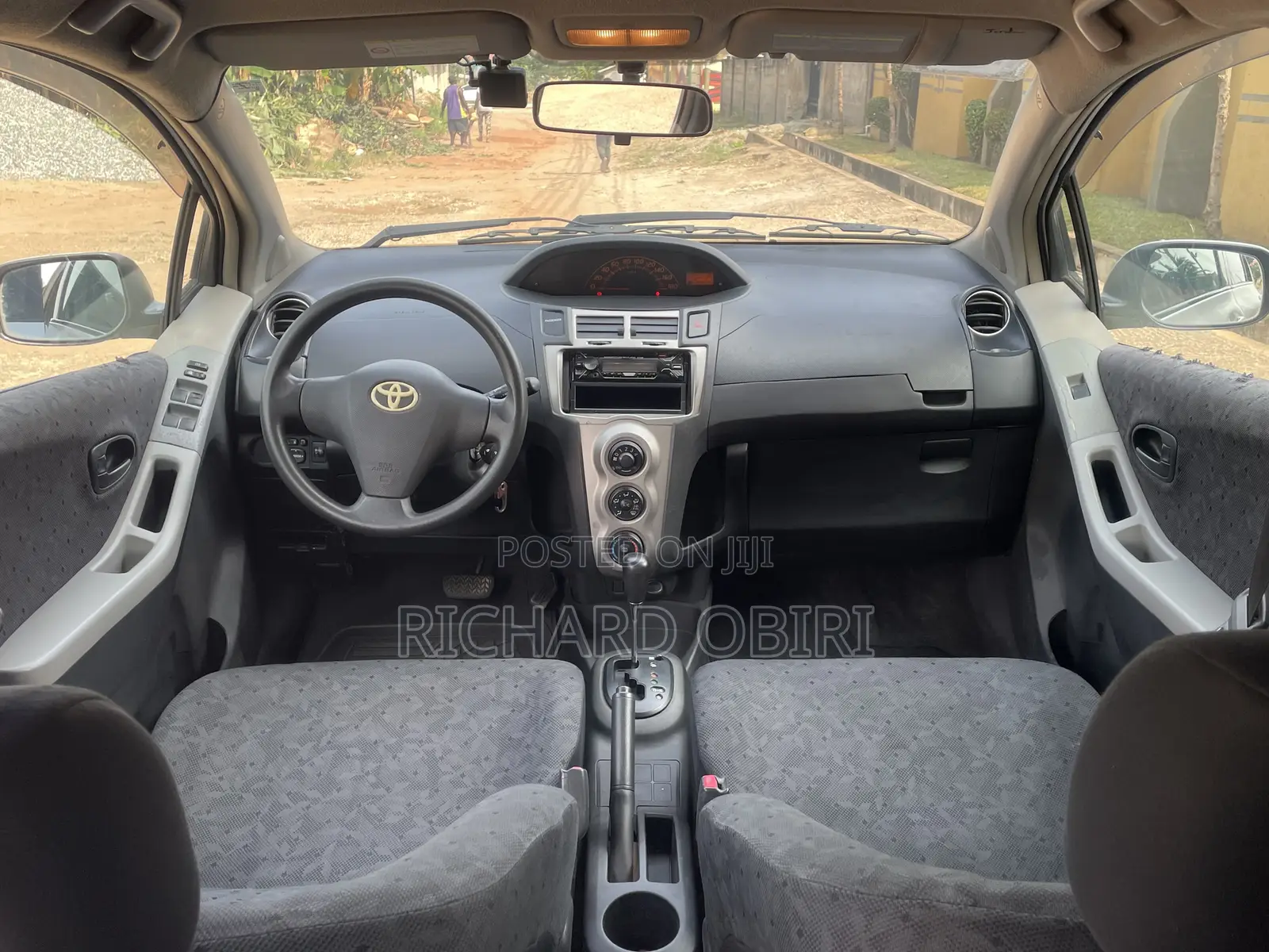Toyota Vitz 1.3 AWD 5dr 2010 Silver
