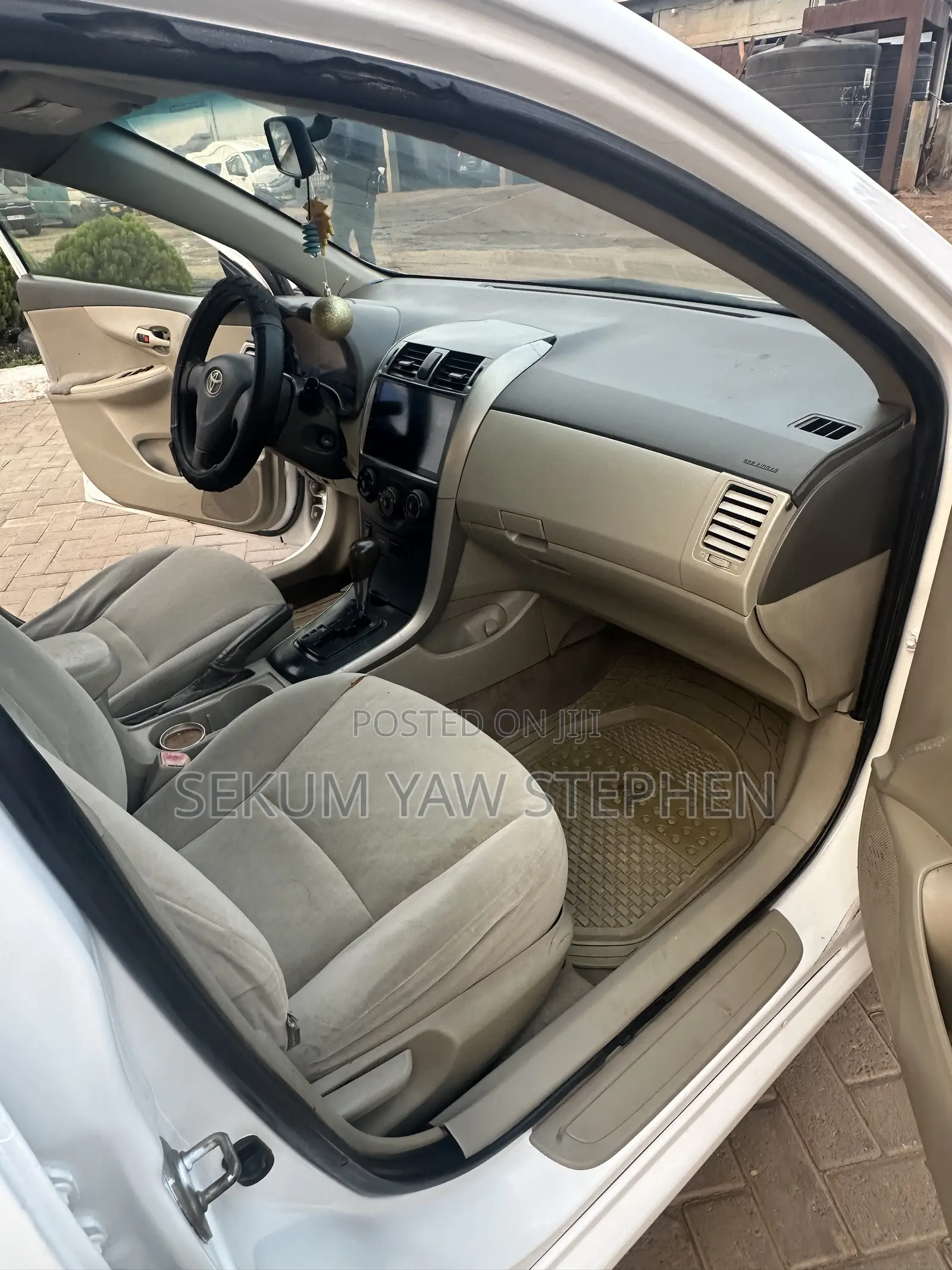 Toyota Corolla 2010 White
