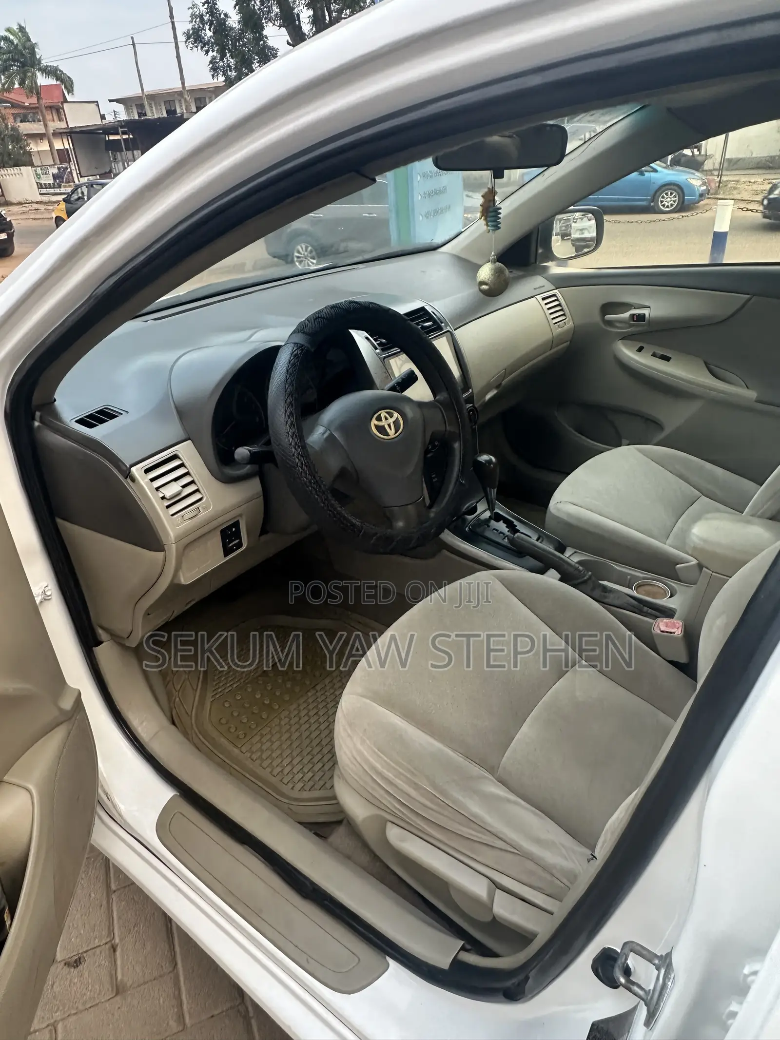 Toyota Corolla 2010 White