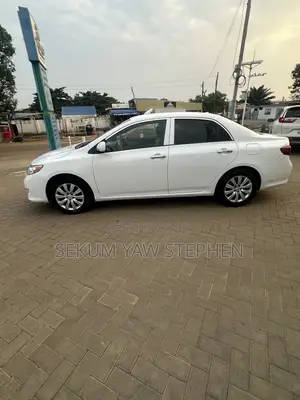 Toyota Corolla 2010 White