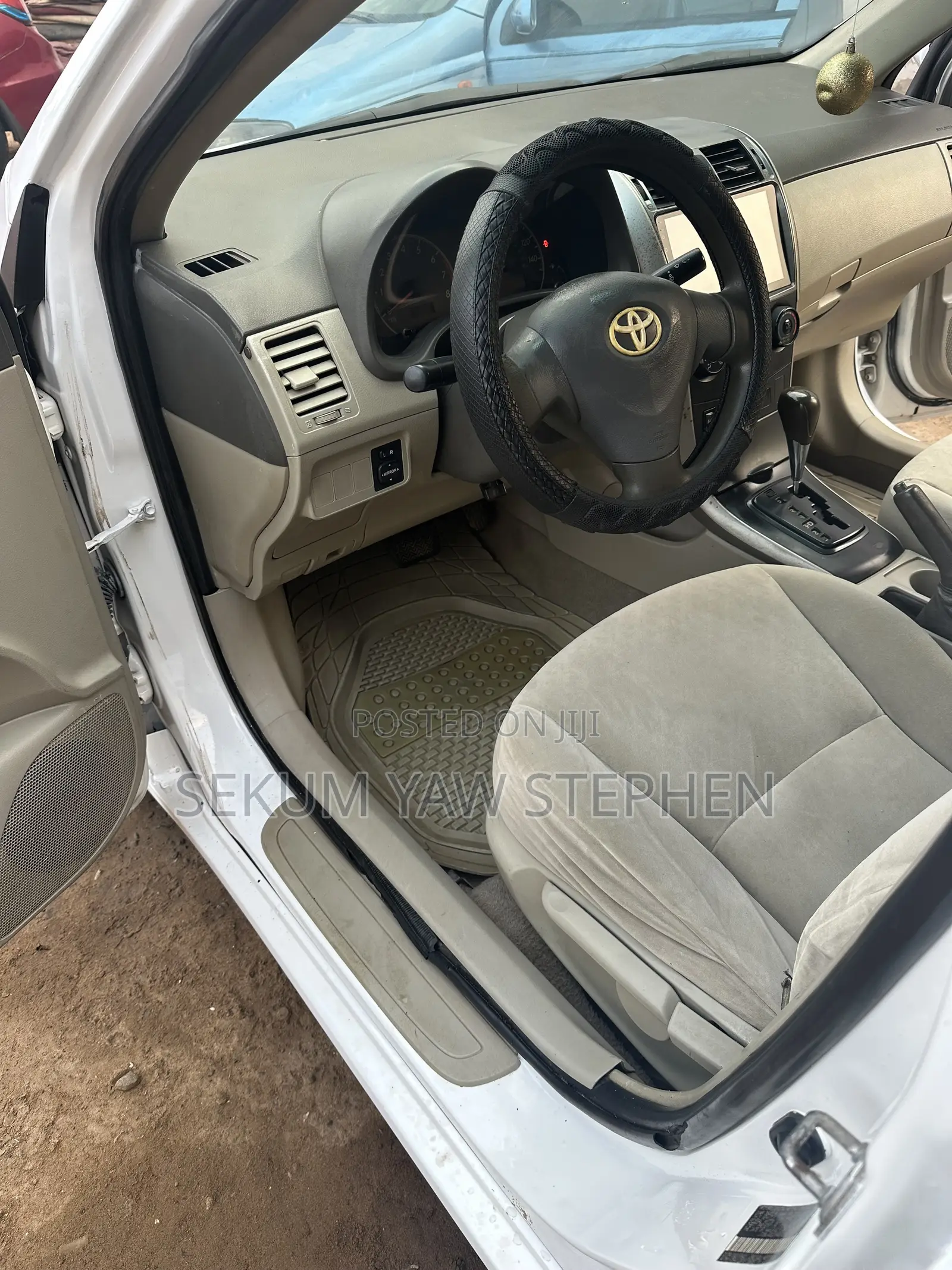 Toyota Corolla 2010 White
