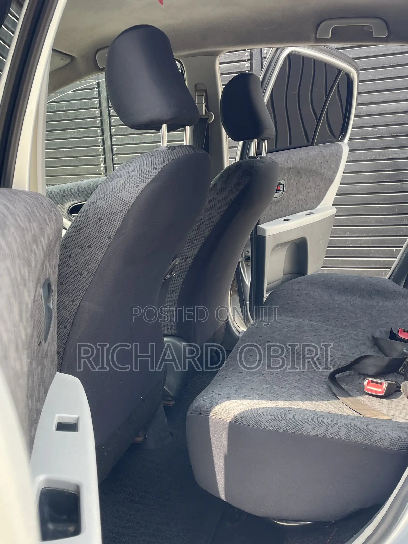 Toyota Vitz 1.3 AWD 5dr 2010 Silver