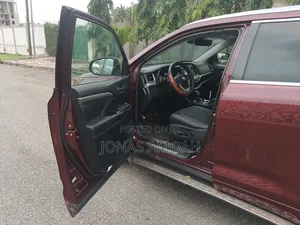 Toyota Highlander 2018 Brown