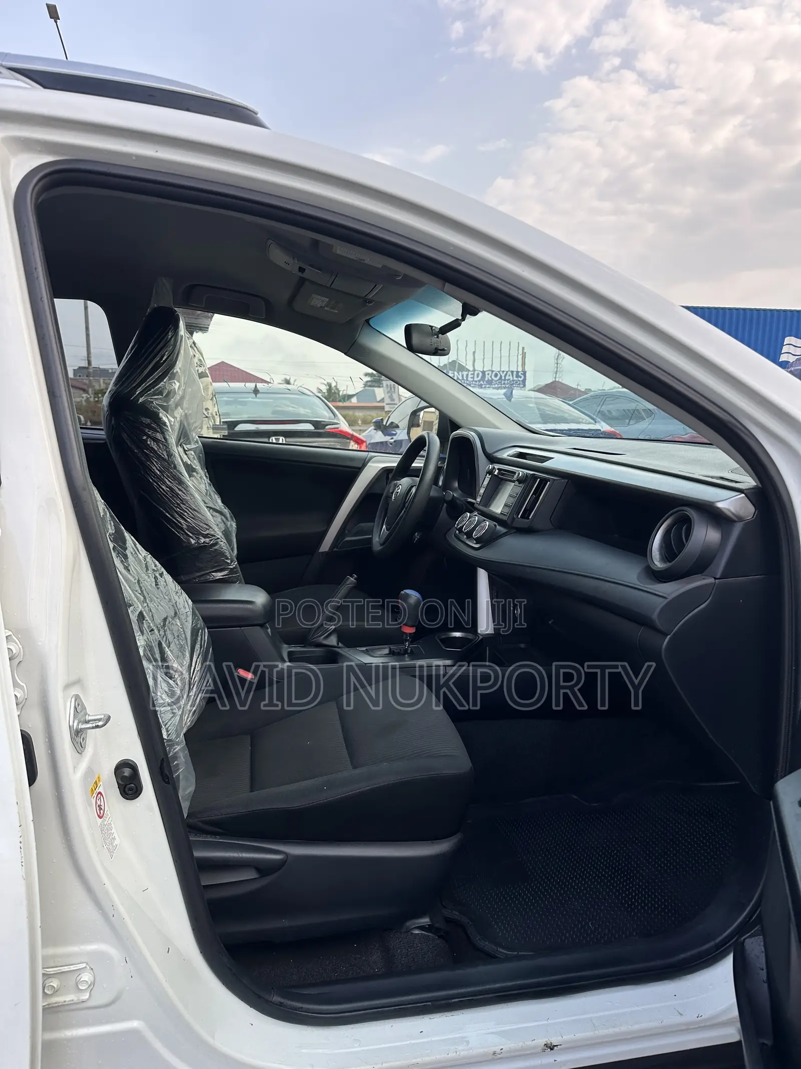 Toyota RAV4 2017 White