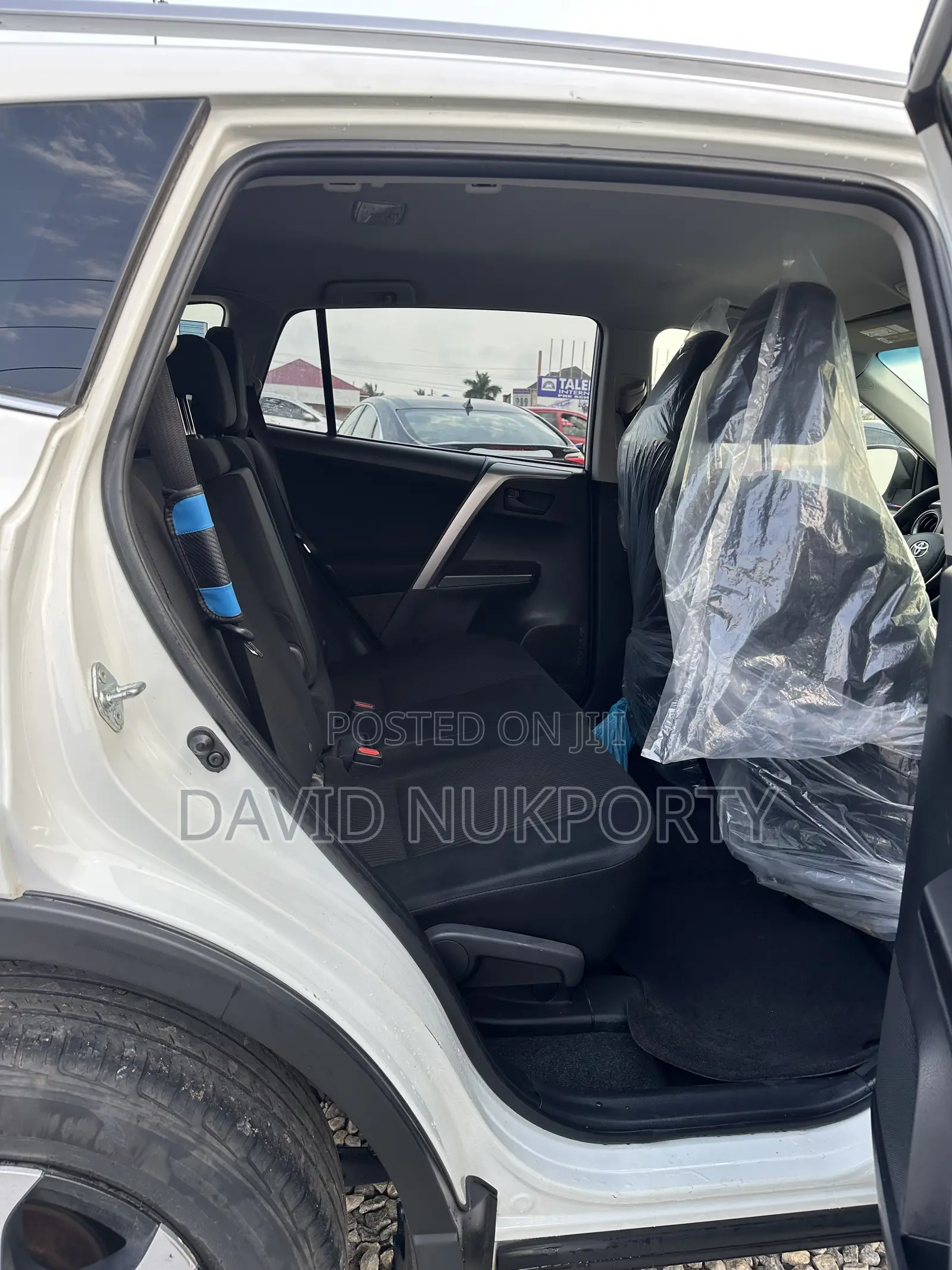 Toyota RAV4 2017 White