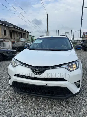 Toyota RAV4 2017 White