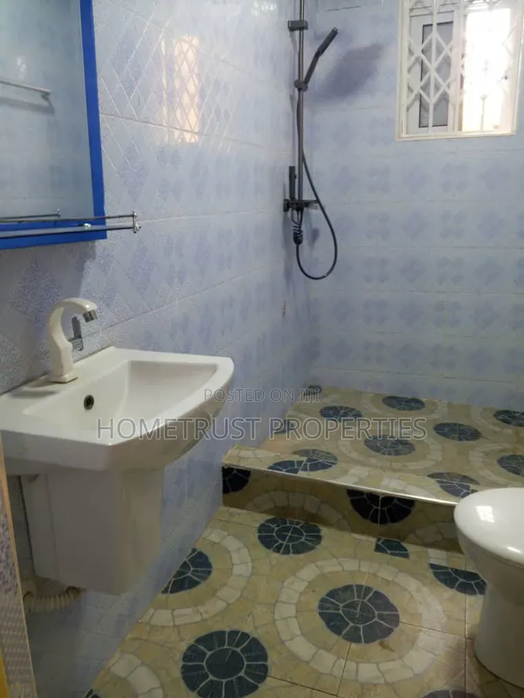 2bdrm Apartment in Pokuase Ayawoso for rent