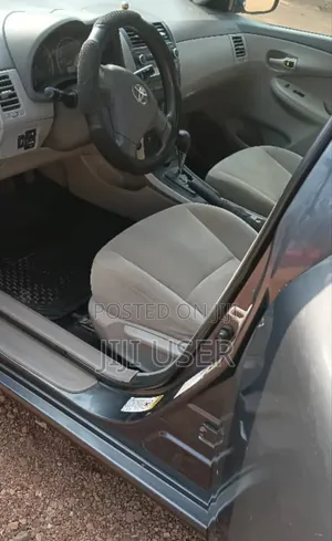 Toyota Corolla 2010 Gray