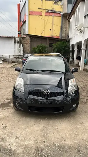 Toyota Yaris 2011 Black