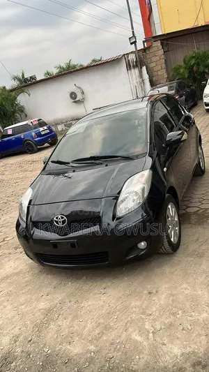 Toyota Yaris 2011 Black