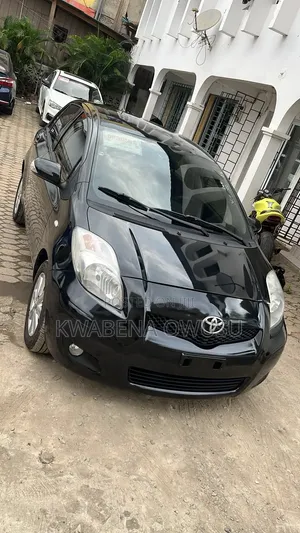 Toyota Yaris 2011 Black