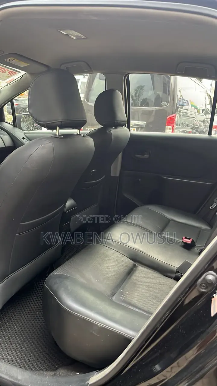 Toyota Yaris 2011 Black