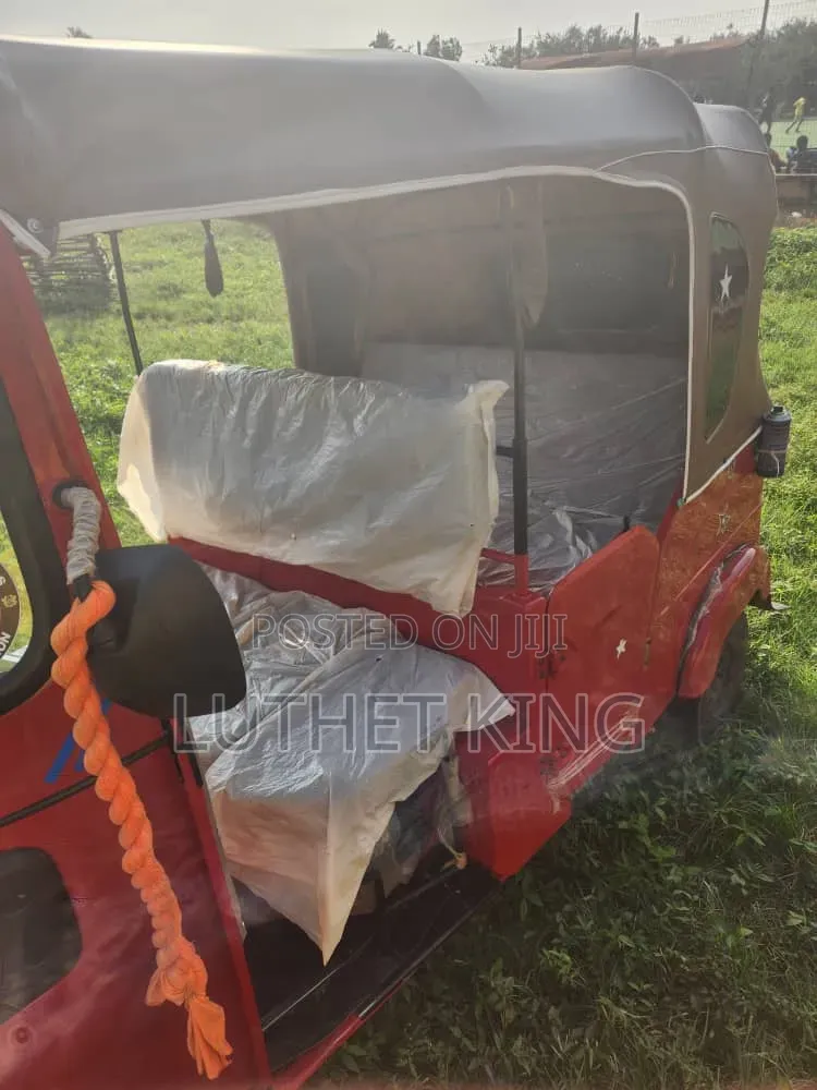 New Bajaj RE 2026 Red