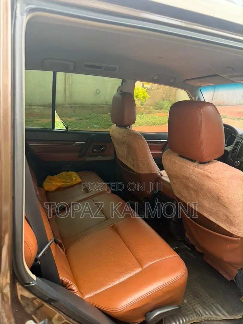 Mitsubishi Pajero 2016 Gray