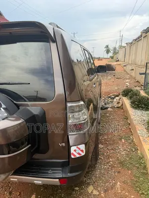 Mitsubishi Pajero 2016 Gray