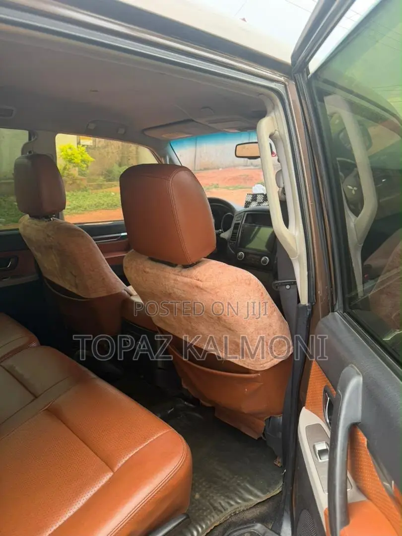 Mitsubishi Pajero 2016 Gray