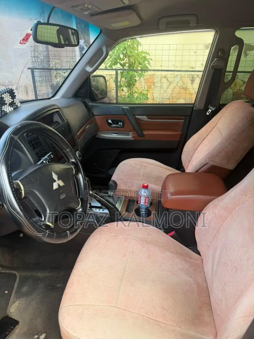 Mitsubishi Pajero 2016 Gray