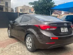 Hyundai Elantra SE 4dr Sedan (1.8L 4cyl 6A) 2015 Brown