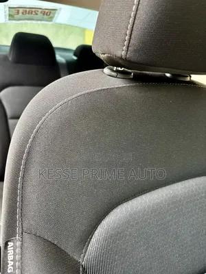 Hyundai Elantra Value Edition 2018 White