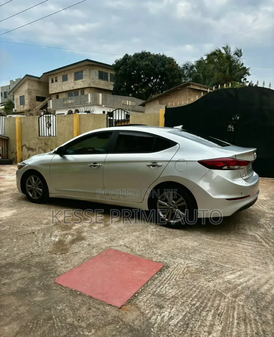 Hyundai Elantra Value Edition 2018 White