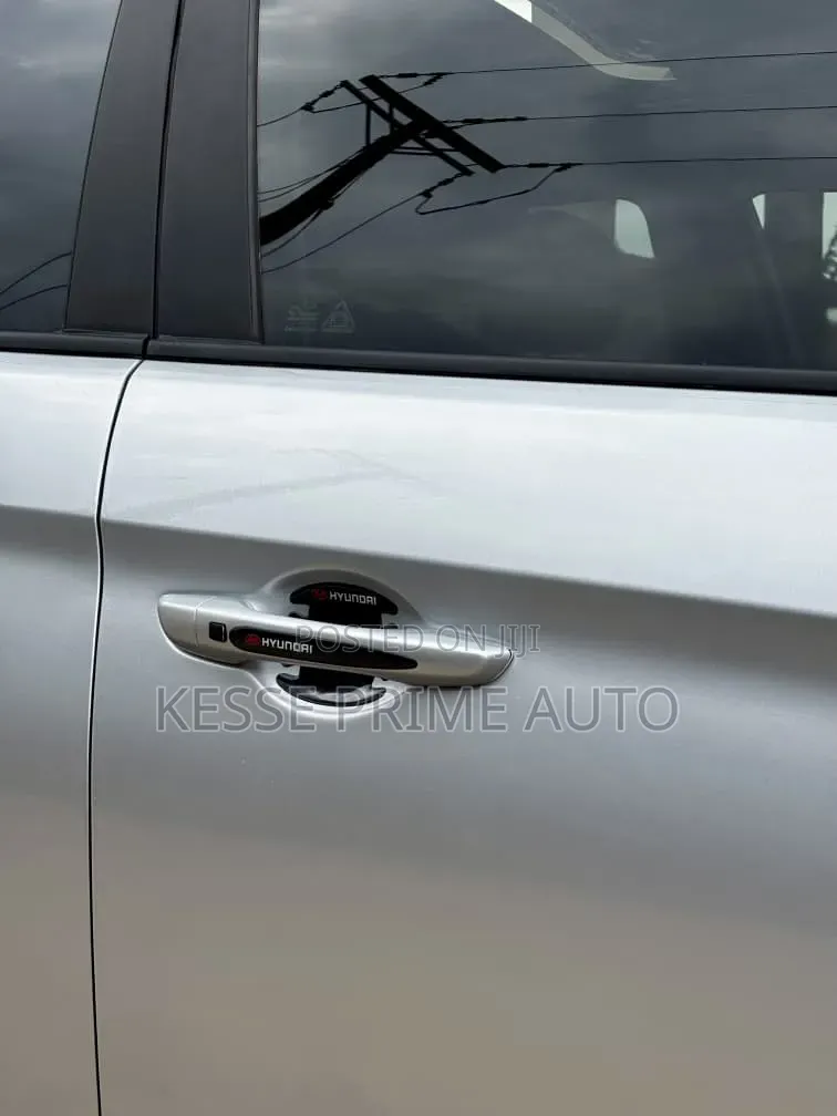Hyundai Elantra Value Edition 2018 White