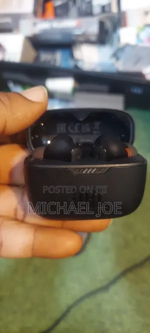 JBL Tune235nc TWS