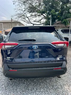 Toyota RAV4 2021 Blue