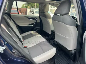 Toyota RAV4 2021 Blue
