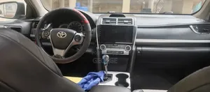 Toyota Camry SE 4dr Sedan (2.5L 4cyl 6A) 2013 Gray